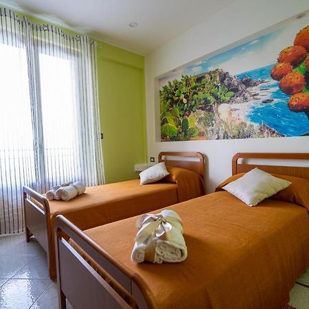 Casa Vacanze Dell'Angelo San Mauro Castelverde Kültér fotó