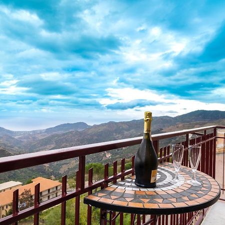 Casa Vacanze Dell'Angelo San Mauro Castelverde Kültér fotó