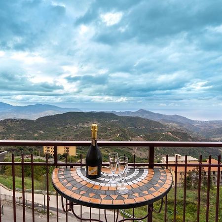 Casa Vacanze Dell'Angelo San Mauro Castelverde Kültér fotó