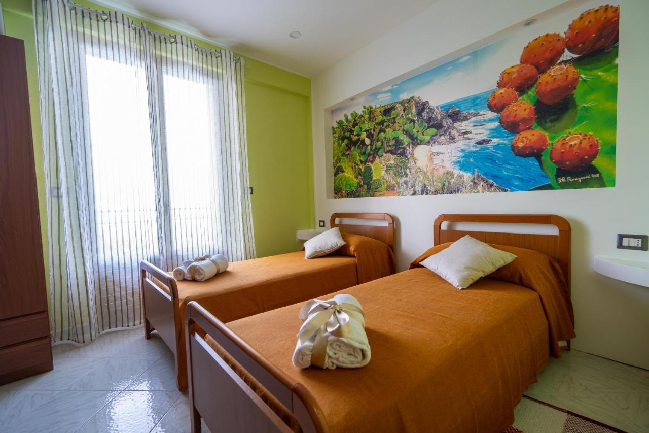 Casa Vacanze Dell'Angelo San Mauro Castelverde Kültér fotó