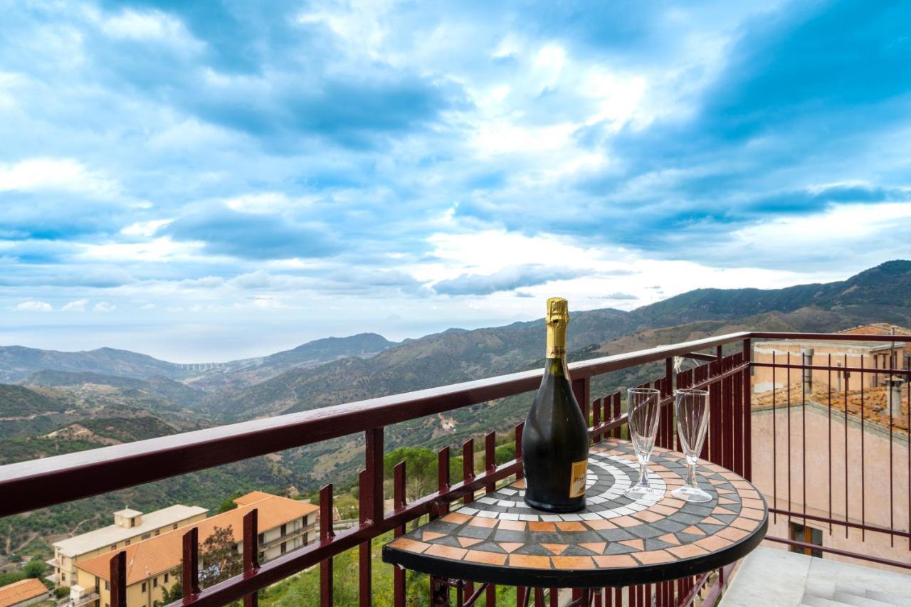 Casa Vacanze Dell'Angelo San Mauro Castelverde Kültér fotó